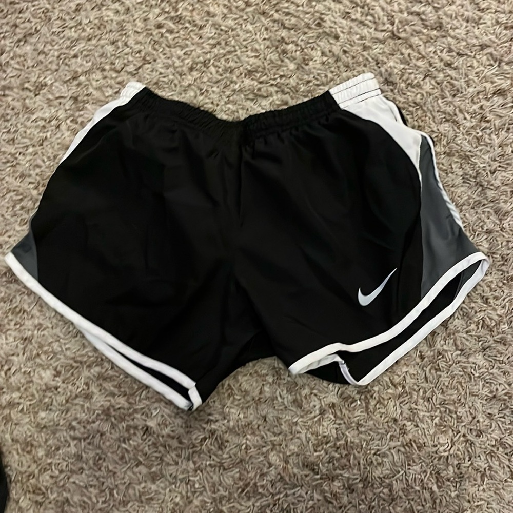 Women’s Nike Tempo short